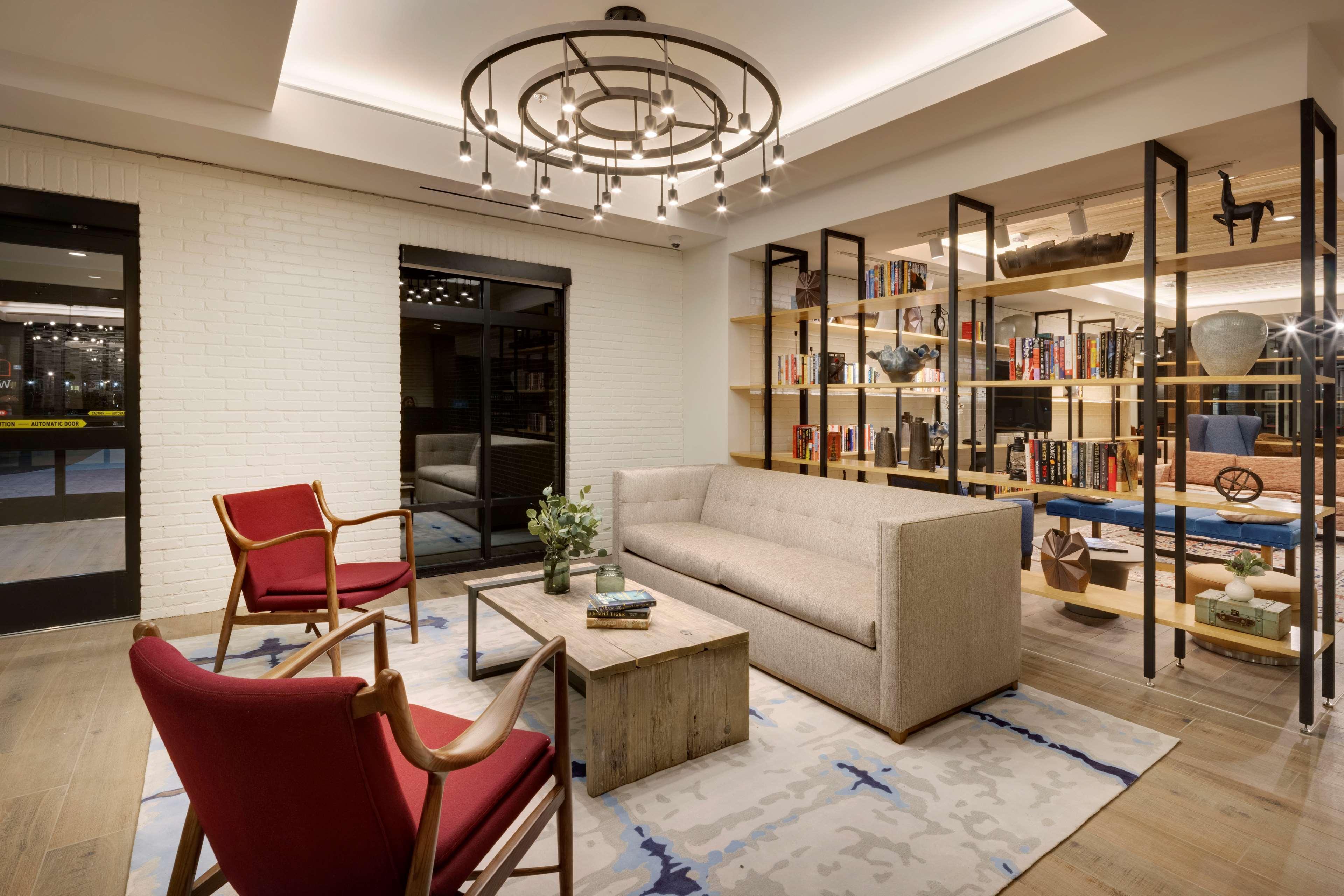 Hilton Garden Inn Haymarket Kültér fotó