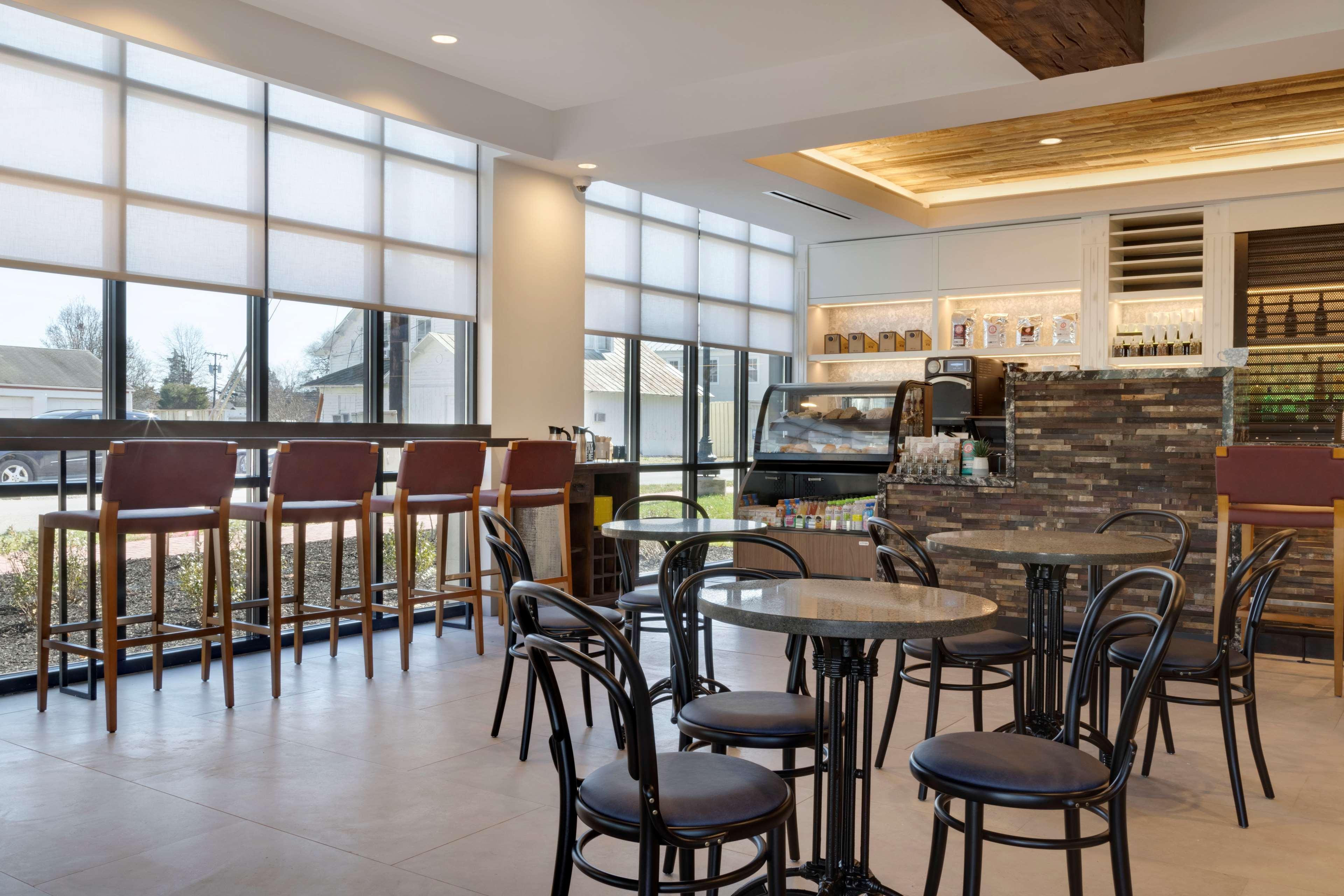 Hilton Garden Inn Haymarket Kültér fotó