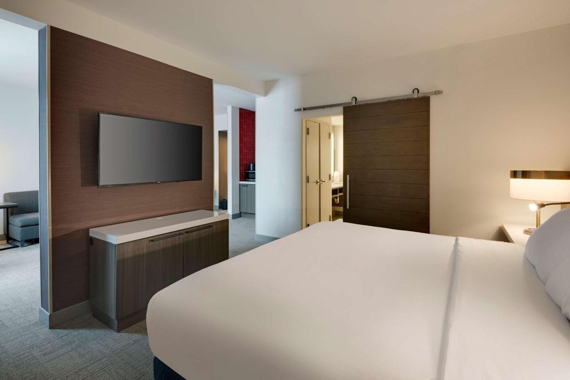 Hilton Garden Inn Haymarket Kültér fotó