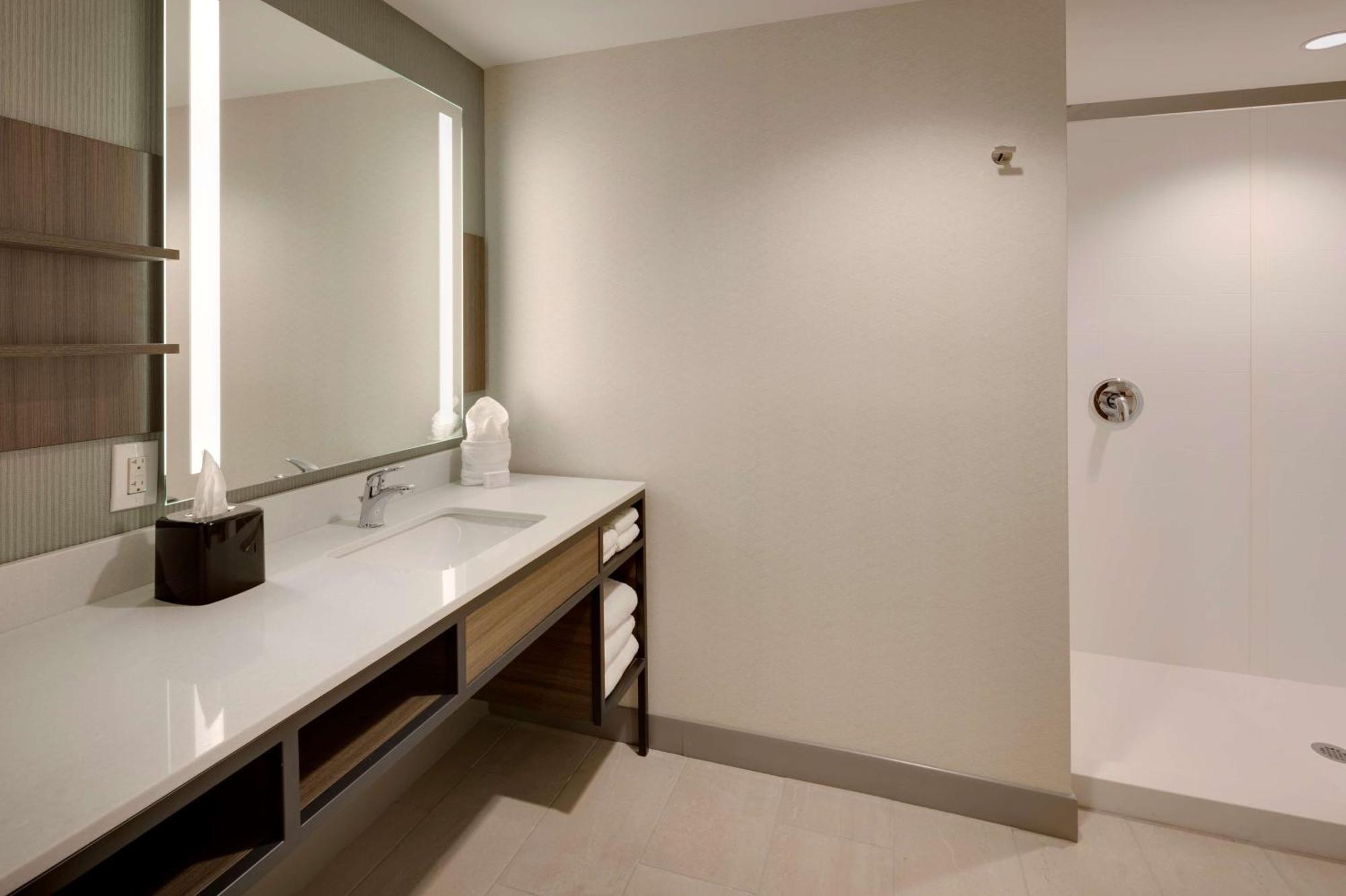 Hilton Garden Inn Haymarket Kültér fotó